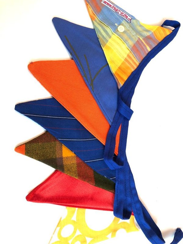 Vlaggenlijn stof 2,5 meter Knoopsluiting gemixed kleuren